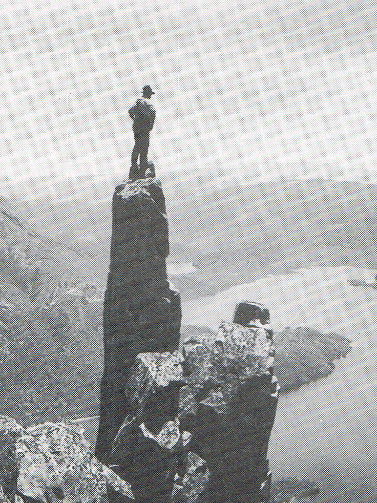 FS on pillar.jpg